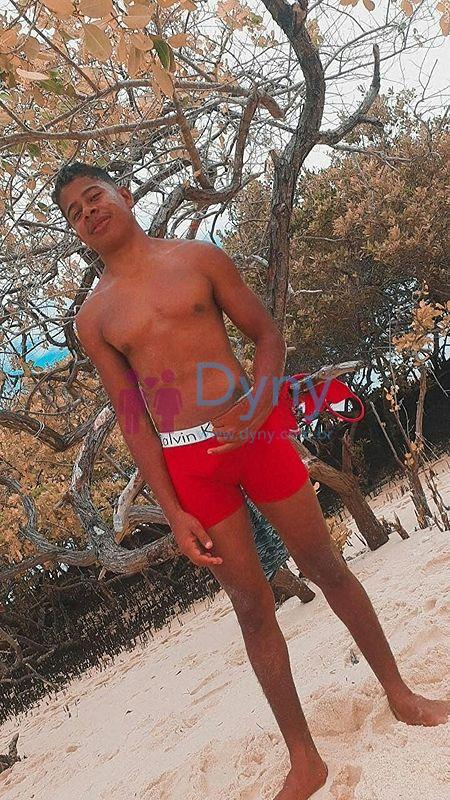 Story Sou um moreno chocolate gostoso estou aqui pra satisfazer vc mulher casada solteira tudo