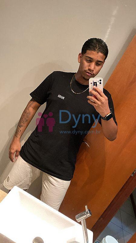 Story NOVINHO DOTADO 21CM CHEIO DE TESÃO 😈🔥🔥 FAÇO SAIDAS